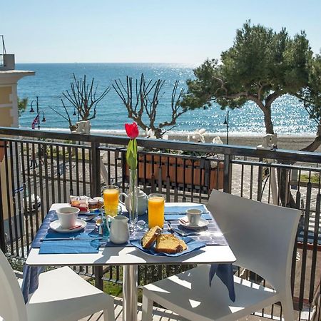 B&B Amalba Майори Екстериор снимка